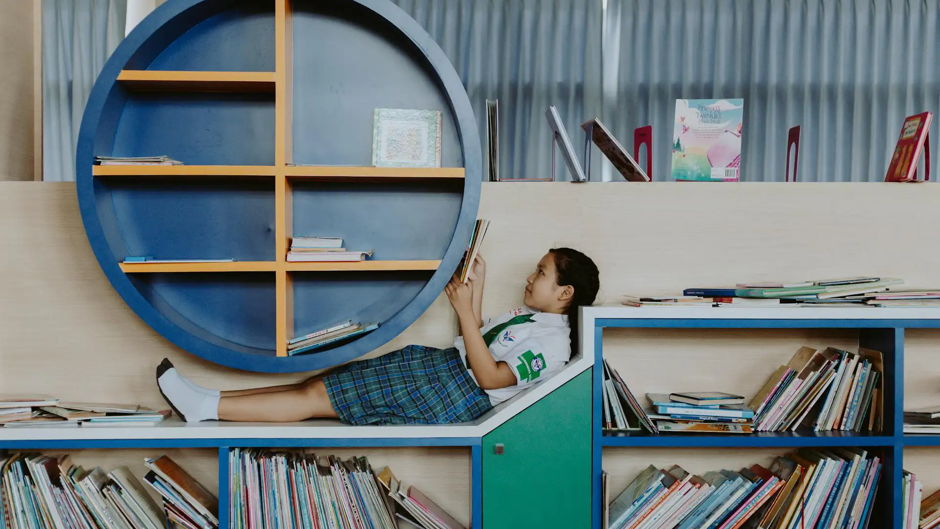 Reading Tips & Phonics Guides for Parents